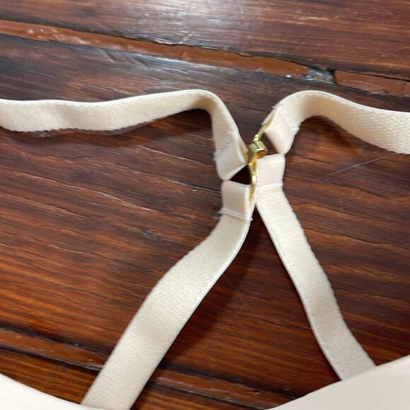 Lively wireless convertible molded cup bra sz 34D - Picture 3 of 6